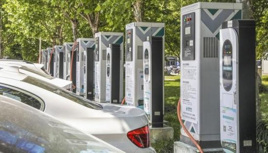 汽車充電樁加盟利潤分析，輕松實現(xiàn)財富夢想