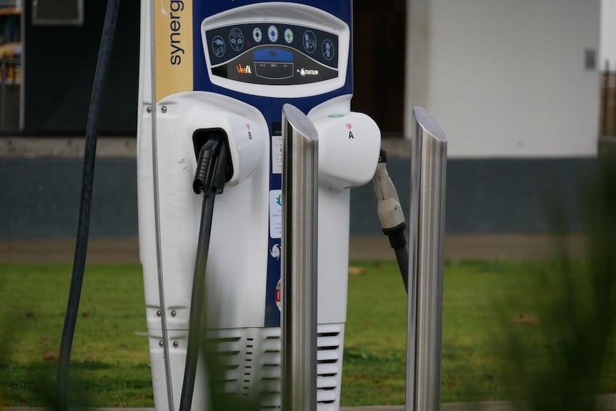 充電樁設備性能解析：如何選擇合適的汽車充電樁