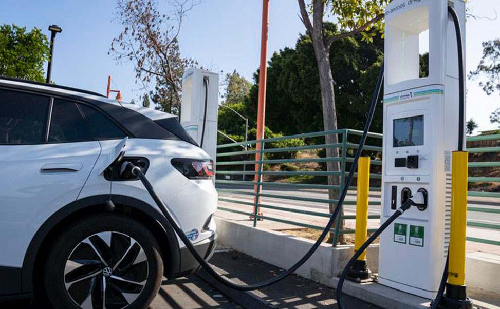 選擇汽車充電樁公司品牌實(shí)力的五大關(guān)鍵因素